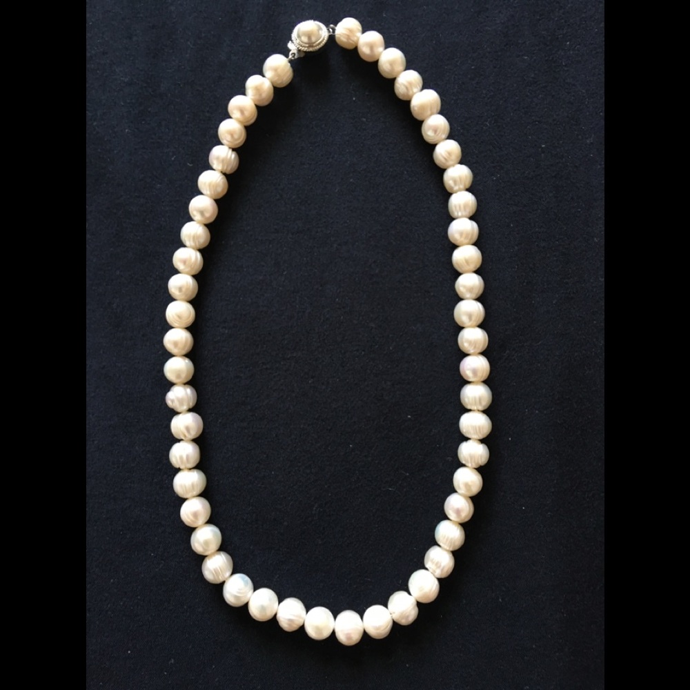 Elegant Fresh Water Pearl necklace